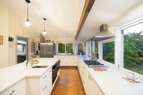 Property photo of 23 McMullen Road Brookfield QLD 4069