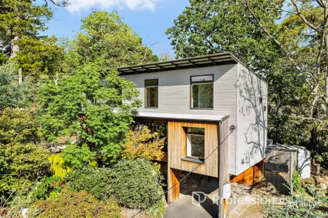 Property photo of 18 Johns Crescent Mount Evelyn VIC 3796