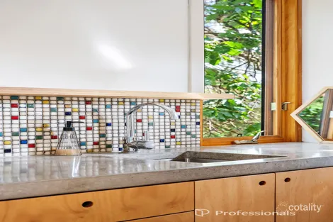 Property photo of 18 Johns Crescent Mount Evelyn VIC 3796