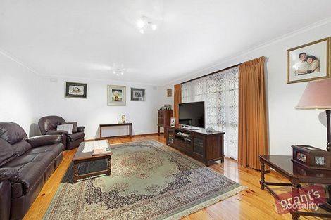 Property photo of 28 William Hovell Drive Endeavour Hills VIC 3802