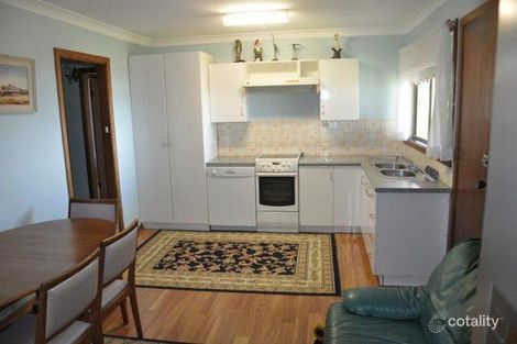 Property photo of 2 Simon Close Chittaway Point NSW 2261