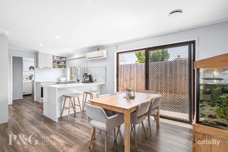 Property photo of 18 Stirling Avenue Cranbourne North VIC 3977