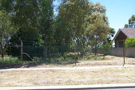 155 Williamson Ave, Cloverdale, WA 6105