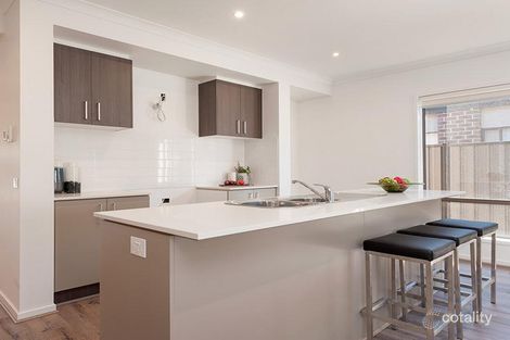 Property photo of 57 Peppertree Parade Craigieburn VIC 3064