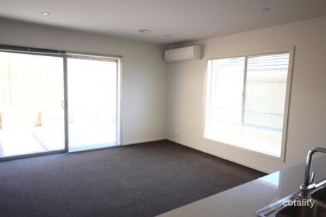 Property photo of 8 Norfolk Pine Circuit Somerville VIC 3912