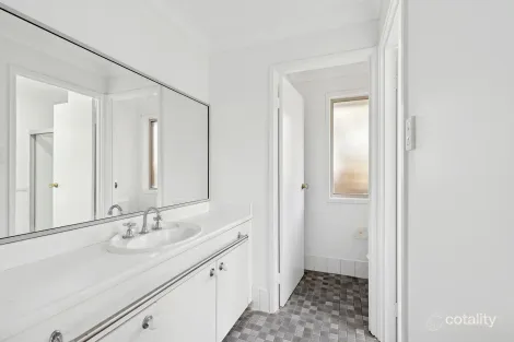Property photo of 1 Lyndall Close Kincumber NSW 2251