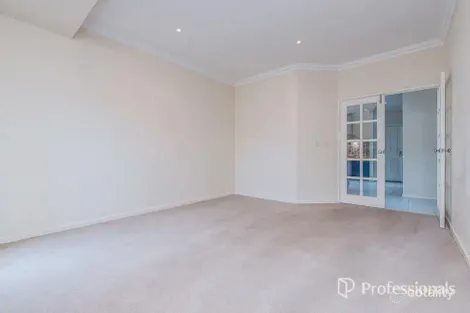 Property photo of 8 Madeira Turn Hillarys WA 6025