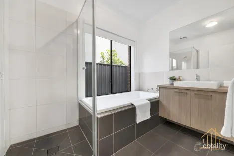 Property photo of 42 Bacchus Road Cranbourne West VIC 3977