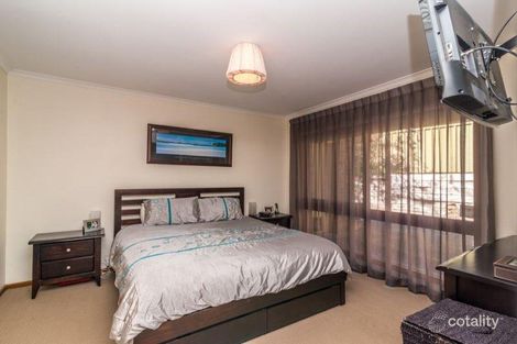 Property photo of 17 Lotus Drive Aberfoyle Park SA 5159