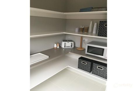 Property photo of 19 Randall Way Ascot VIC 3551