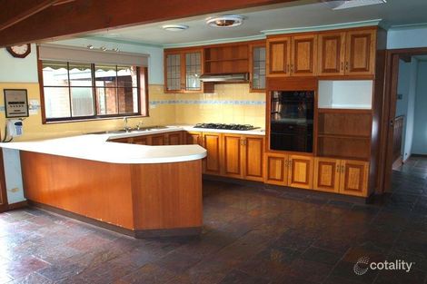 Property photo of 11 Wanaka Drive Taylors Lakes VIC 3038
