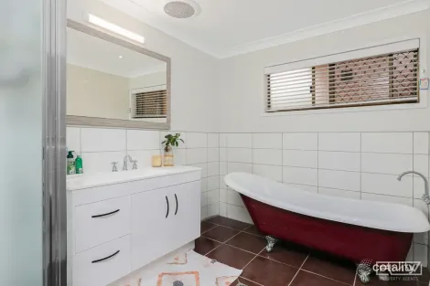 Property photo of 18 Olympia Avenue Barlows Hill QLD 4703