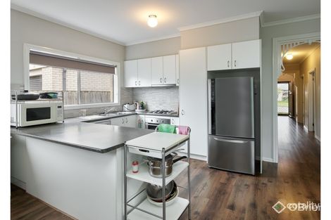 Property photo of 112 Cook Street Drouin VIC 3818