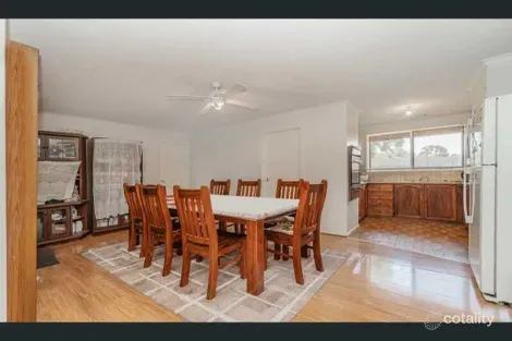 Property photo of 3 Cimberwood Drive Craigieburn VIC 3064
