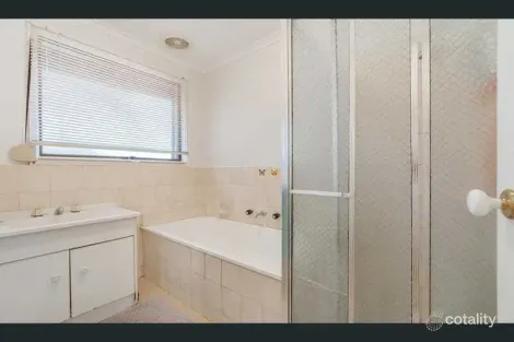 Property photo of 3 Cimberwood Drive Craigieburn VIC 3064