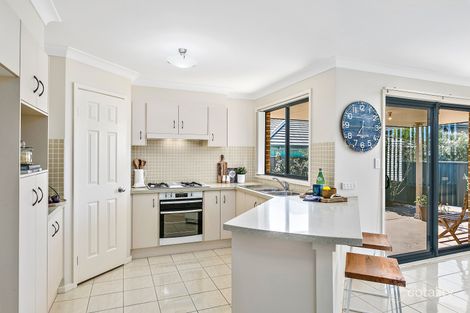 Property photo of 144 Haywards Bay Drive Haywards Bay NSW 2530