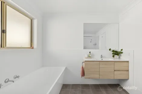 Property photo of 9 Crestview Place Lisarow NSW 2250