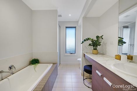 Property photo of 28 Ringtail Circuit Maidstone VIC 3012