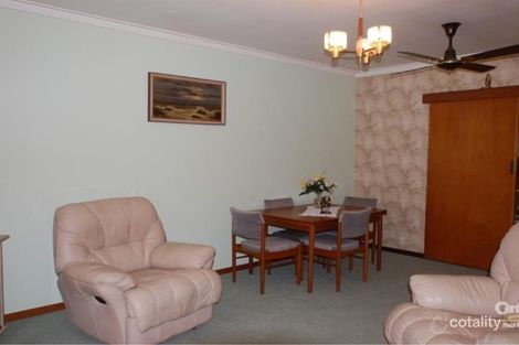 Property photo of 2/9 Salamander Place Dianella WA 6059