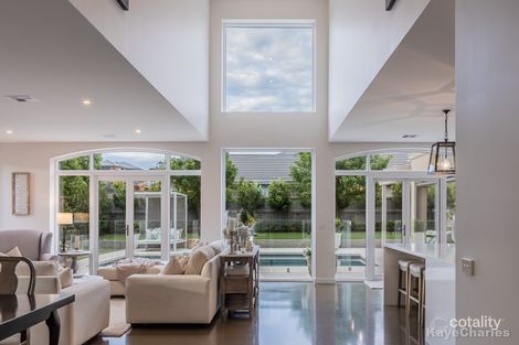 Property photo of 34 Oakview Boulevard Narre Warren North VIC 3804