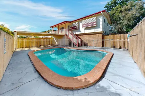 12 Longland St, Redcliffe, QLD 4020