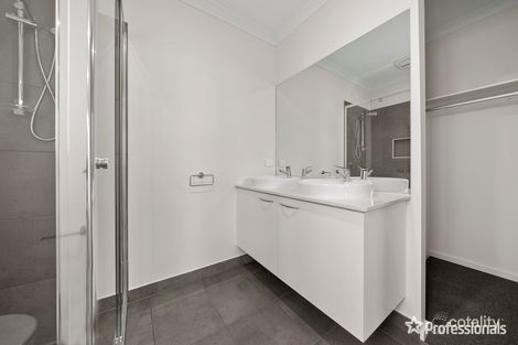 Property photo of 20 Lineker Drive Deanside VIC 3336