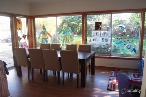 Property photo of 17 Mervyn Crescent Ivanhoe VIC 3079
