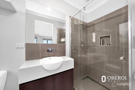 Property photo of 93 Strathlea Drive Cranbourne West VIC 3977