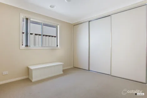 Property photo of 2 Dwyer Avenue Leneva VIC 3691