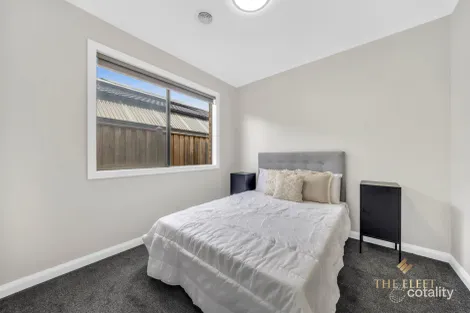 Property photo of 32 Surin Road Tarneit VIC 3029