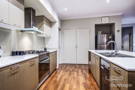 Property photo of 7 Durrol Way Caroline Springs VIC 3023