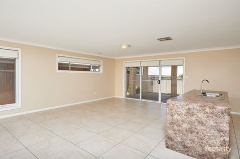 Property photo of 6 Tikki Place Glenfield Park NSW 2650