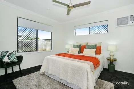 Property photo of 3 Hollanders Crescent Kelso QLD 4815