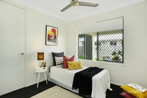 Property photo of 3 Hollanders Crescent Kelso QLD 4815