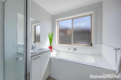Property photo of 201 Dalray Crescent Kurunjang VIC 3337
