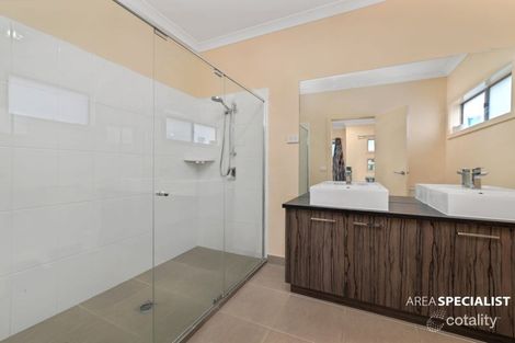 Property photo of 20 Freshfields Drive Cranbourne North VIC 3977