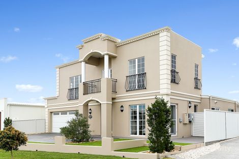 22 Bond St, Pelican Waters, QLD 4551