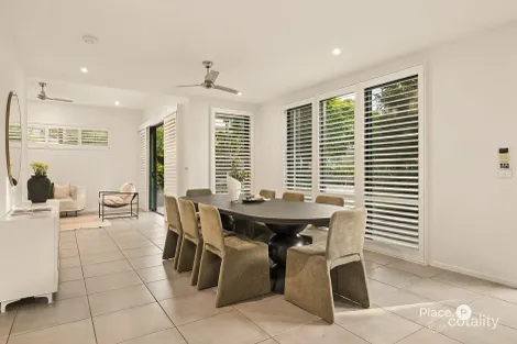 Property photo of 30 Waterline Crescent Bulimba QLD 4171
