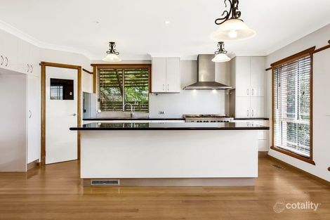 Property photo of 17 Callistemon Crescent Drouin VIC 3818