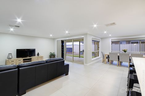 Property photo of 8 Colombo Avenue Gobbagombalin NSW 2650