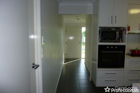 Property photo of 72 Makybe Diva Drive Ooralea QLD 4740