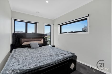 Property photo of 20 Dev Terrace Rockbank VIC 3335