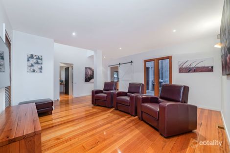 Property photo of 25 The Ridge Roxburgh Park VIC 3064
