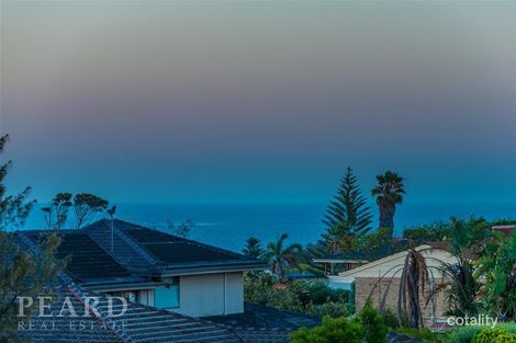 Property photo of 17 Tarolinta Gardens Ocean Reef WA 6027