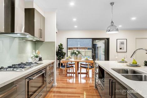 Property photo of 2/29 Clivejay Street Glen Waverley VIC 3150