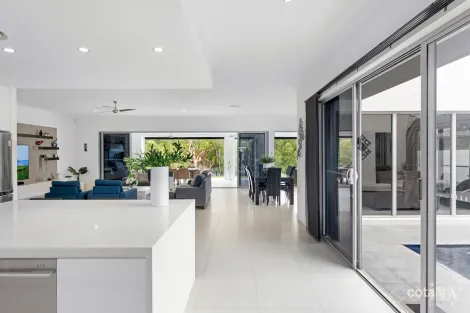 Property photo of 59 The Peninsula Helensvale QLD 4212