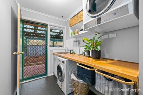 Property photo of 14 Valley View Crescent Berwick VIC 3806