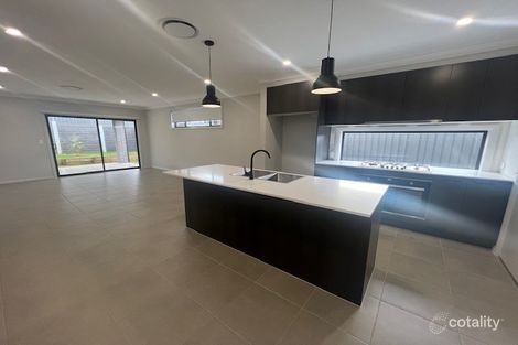 32 Cassio Way, Rosemeadow, NSW 2560