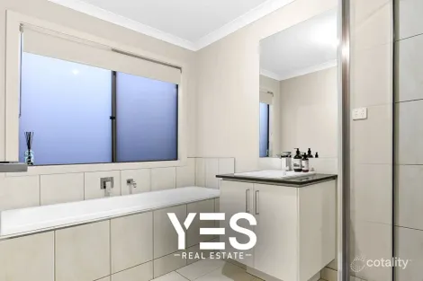 Property photo of 3 Integral Street Clyde VIC 3978