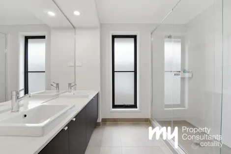 Property photo of 18 Tonkin Way Oran Park NSW 2570